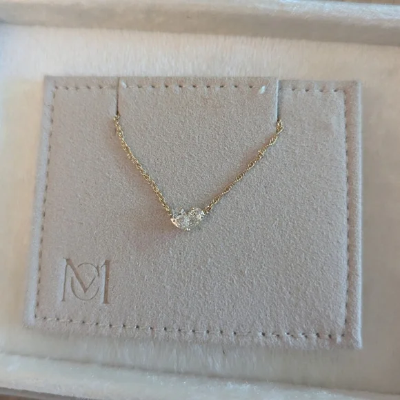 🆕️MELANIE CASEY Overlap Heart Necklace 14K Yellow Gold Diamond - Picture 5 of 11